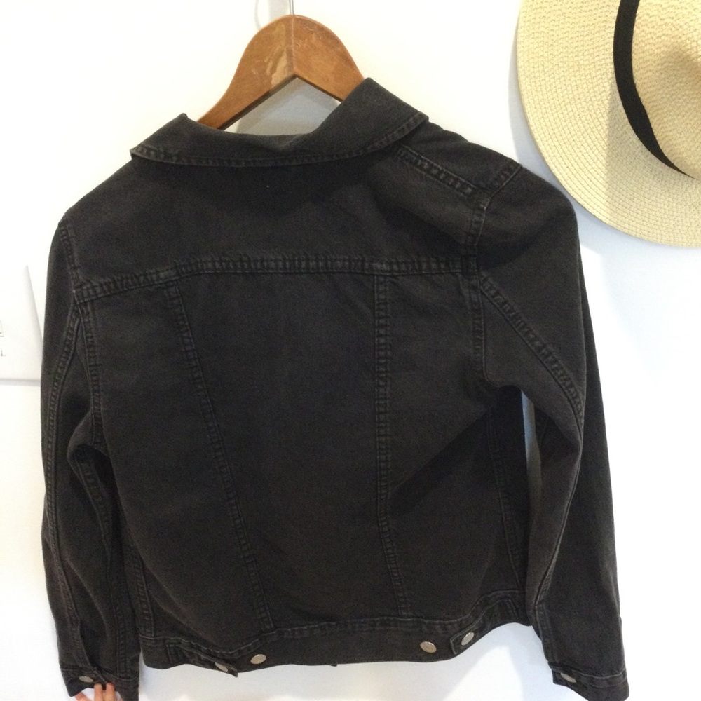 Black Levi’s Denim Jacket - Picture 3 of 5